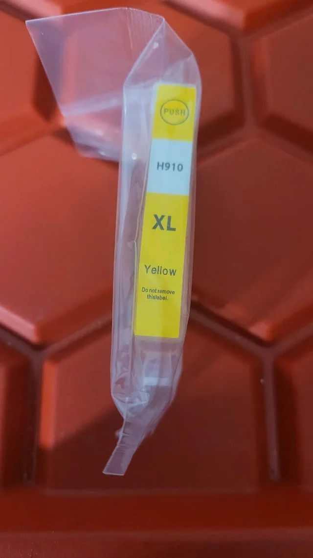 H910 XL Yellow Ink Cartridge thumbnail