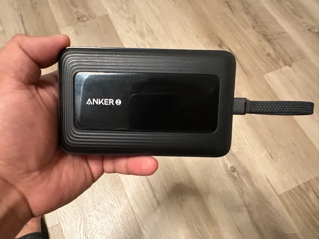Anker fast charging powerbank thumbnail