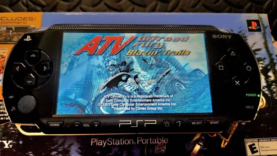 SONY PSP 1001 COMPLETE Boxed image indicator(3)