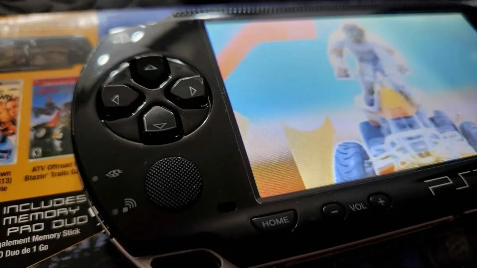 SONY PSP 1001 COMPLETE Boxed image indicator(4)