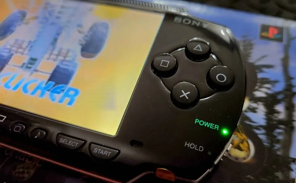 SONY PSP 1001 COMPLETE Boxed image indicator(6)