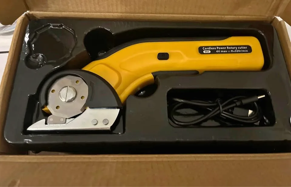 New 4V Max* rotary cutter (cordless power rotary cutter) thumbnail
