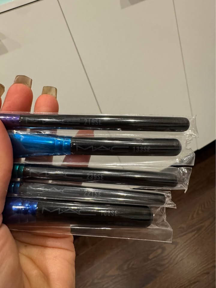 Mac makeup brush set - photo 2