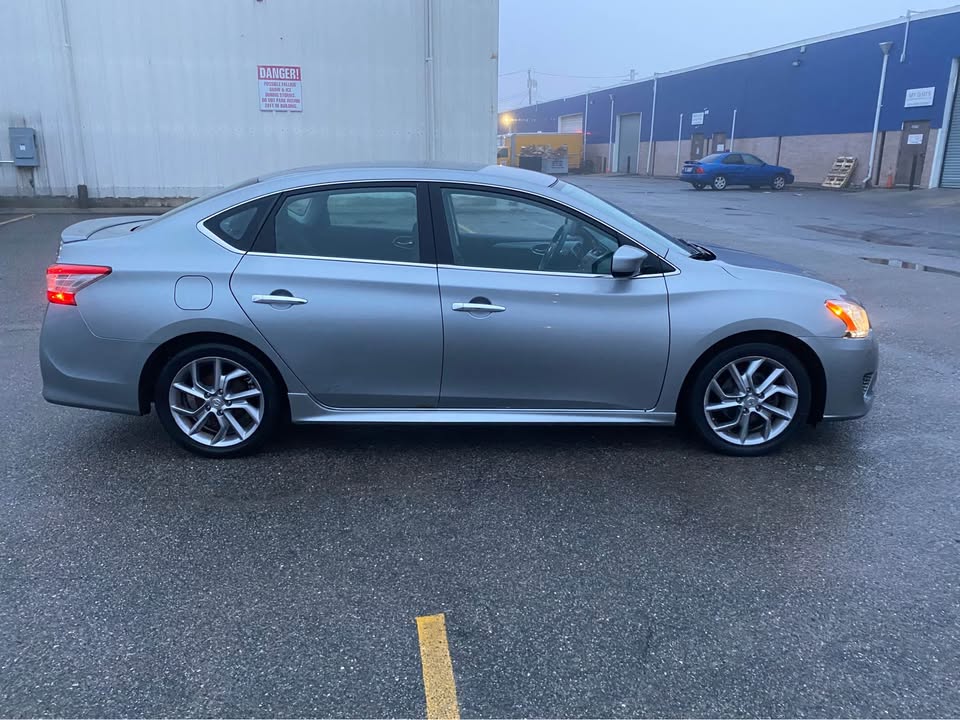 2014 Nissan Sentra · SR Sedan 4D - photo 3