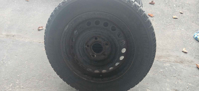 Michelin X-ice 195 / 65 R 15 winter tires