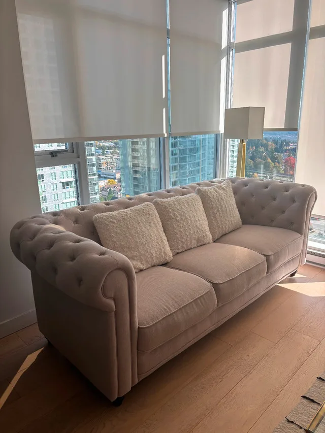 Elegant Beige Chesterfield Sofa – Timeless Design image indicator(2)