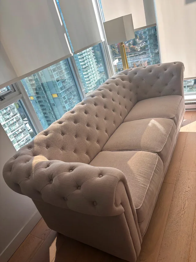 Elegant Beige Chesterfield Sofa – Timeless Design image indicator(4)