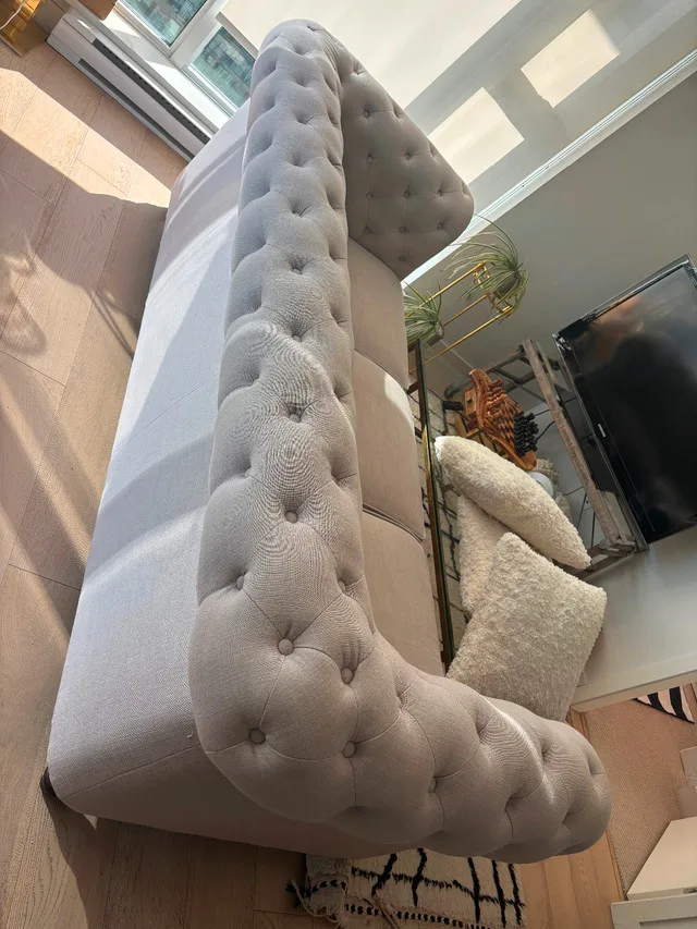 Elegant Beige Chesterfield Sofa – Timeless Design image indicator(5)