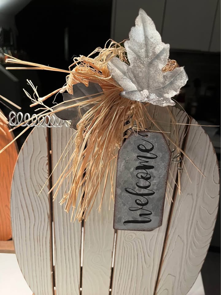 Two rustic pumpkins with metal adornment - photo 3