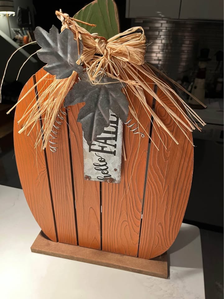 Two rustic pumpkins with metal adornment - photo 5