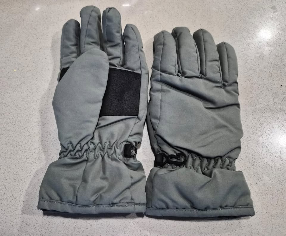 Women's Snow Jacket – US Size 2 - with Gloves - photo 5