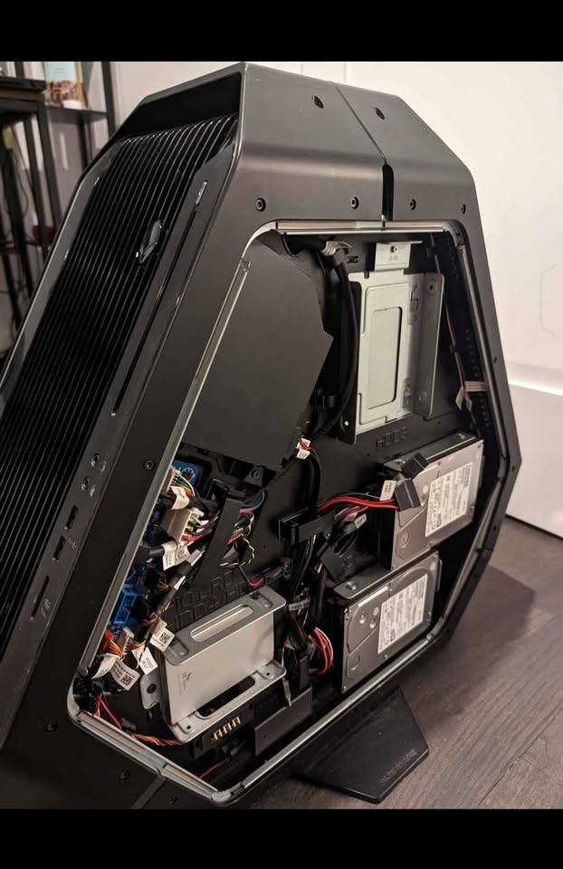 Alienware Area 51 R2 - photo 2
