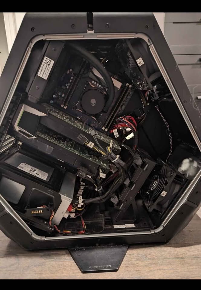 Alienware Area 51 R2 - photo 4