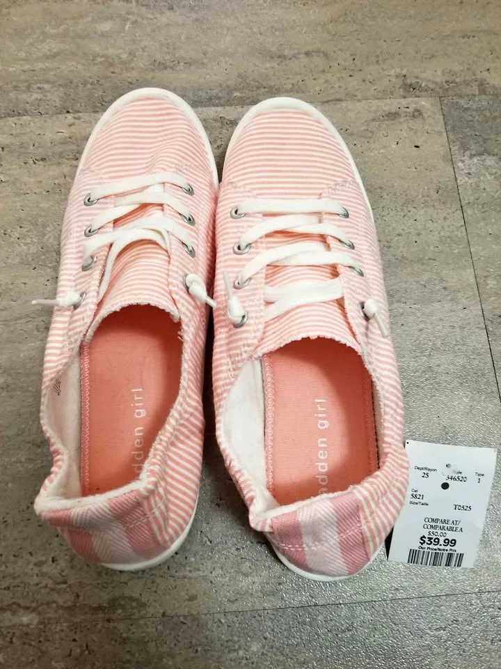 Women's Size 10 Shoes Pink thumbnail