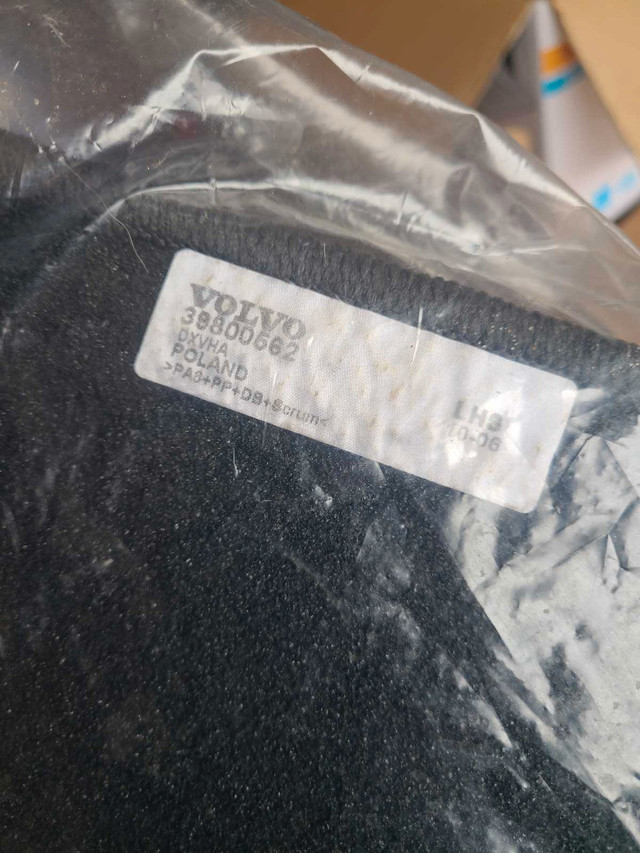 Volvo XC60 floor carpet brand new38800662 - photo 2