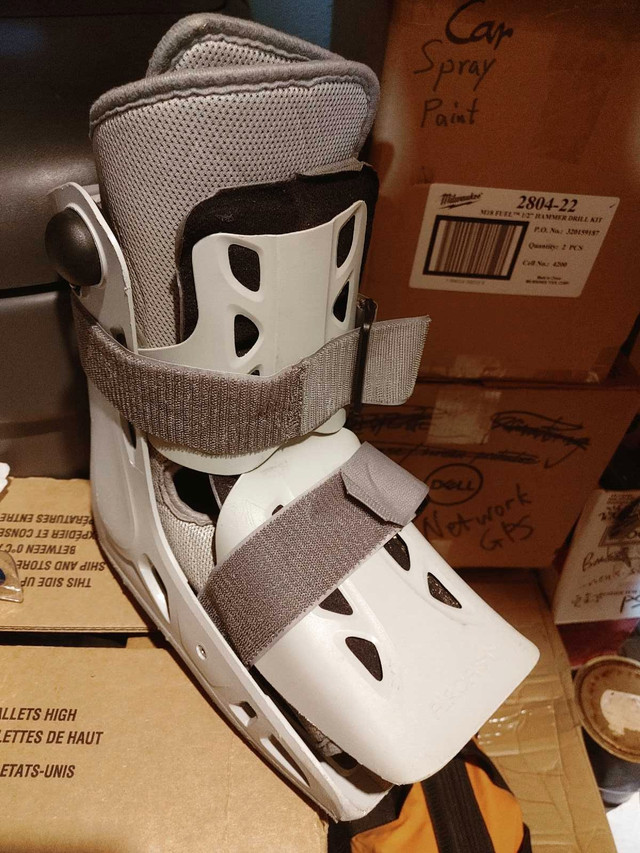air cast like new