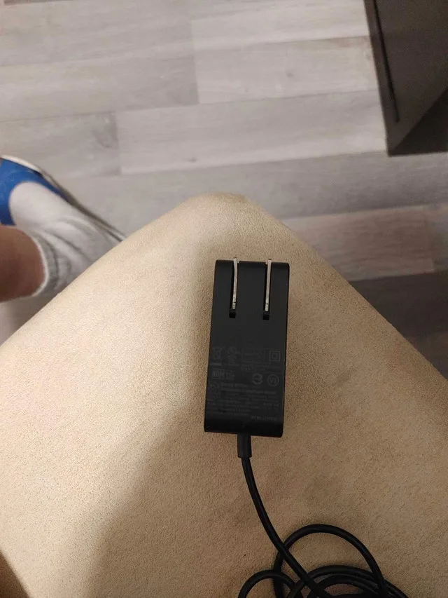 Microsoft surface OEM charger image indicator(2)