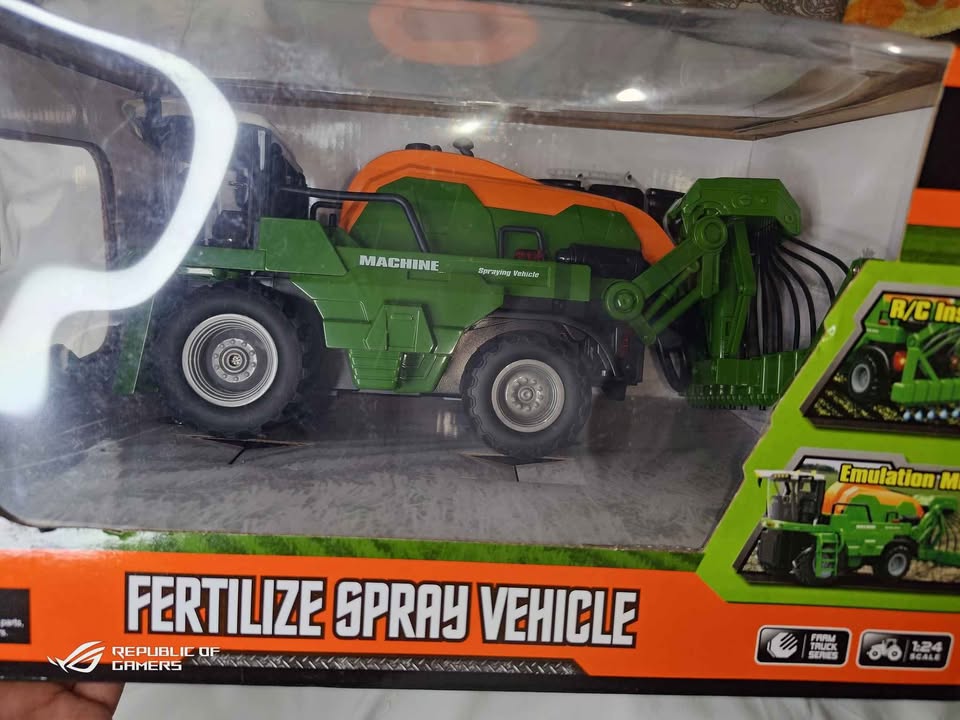 Tractor de juguete de granja a control remoto - photo 4