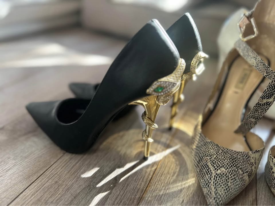 4 pairs of gently used pointed and open toe pumps - size 8.5 - photo 2