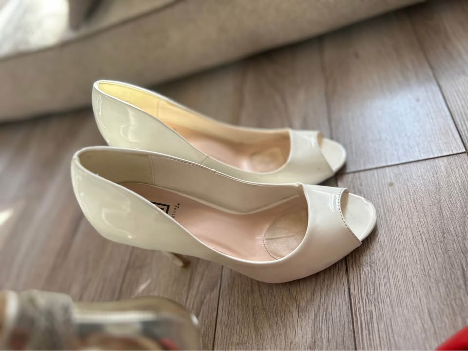 4 pairs of gently used pointed and open toe pumps - size 8.5 - photo 5