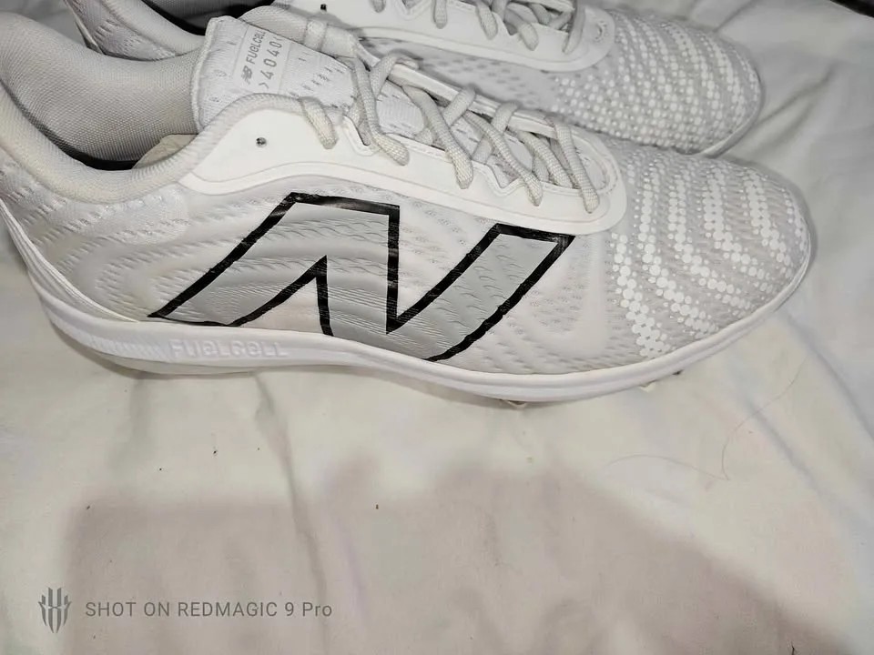 New Balance FuelCell 4040 V7 Metal Baseball Shoe thumbnail