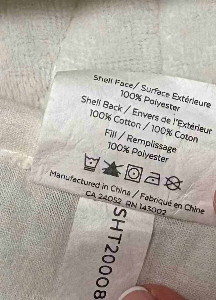 STUNNING Cream Colored Daisy Queen Quilt Set image indicator(8)