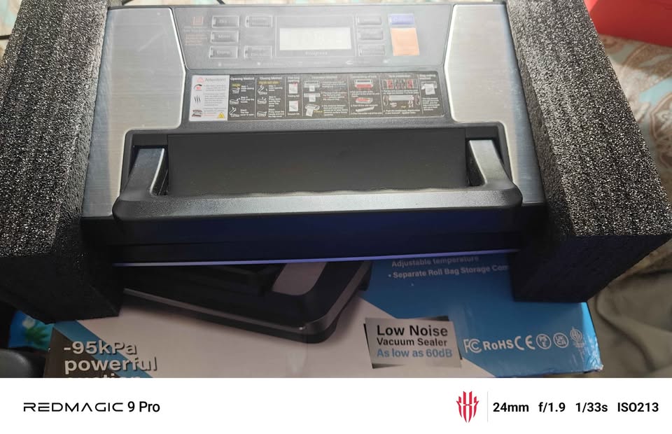 Food Vacuum Sealing Machine with Cutter - photo 3