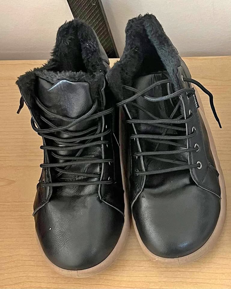 Women's High Top Thick Sole Martin Boots SIZE: 9