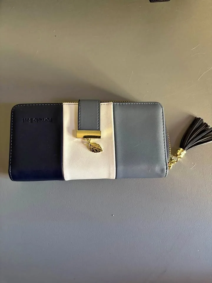 Tri coloured wallet with gold detailing