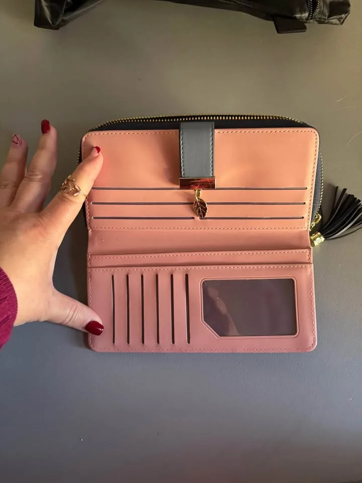 Tri coloured wallet with gold detailing image indicator(3)