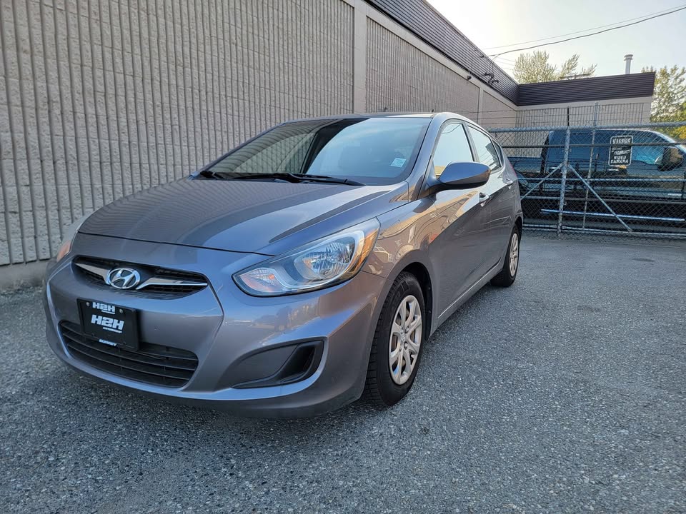 2013 Hyundai Accent - photo 2