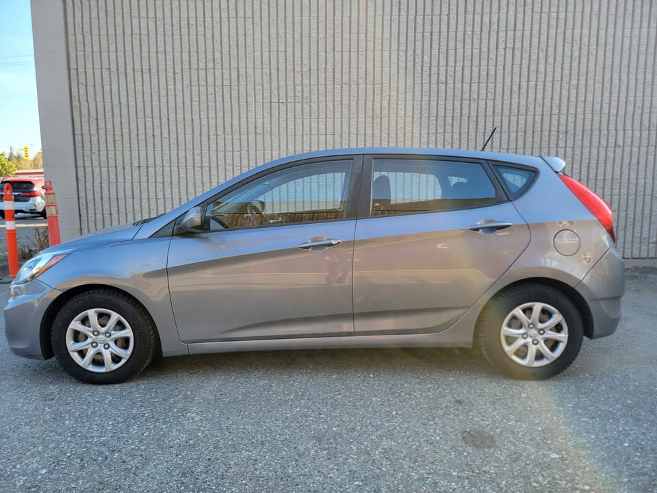 2013 Hyundai Accent - photo 3
