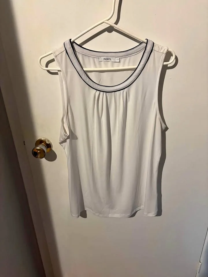 White Sleeveless blouse Sz- L