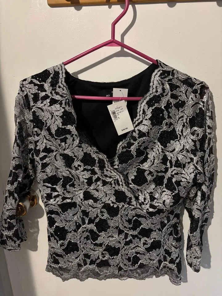 BNWT Black Holiday top image indicator(3)