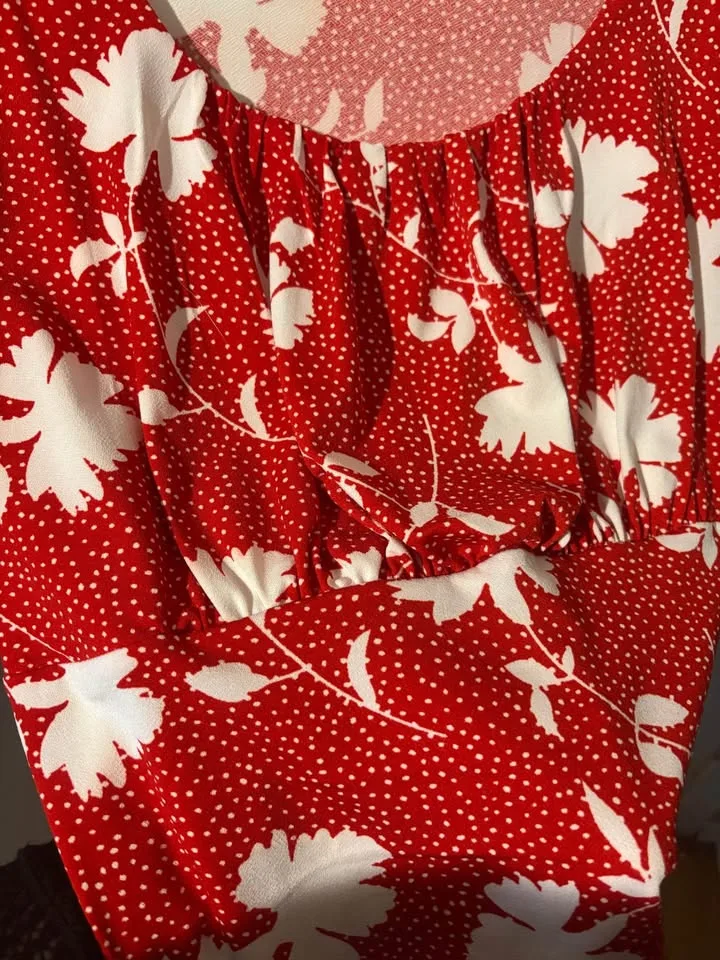 Beautiful floral top- XL image indicator(3)