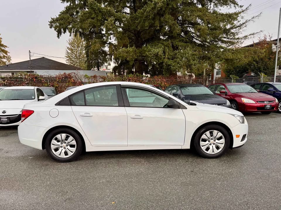 2014 Chevrolet Cruze - photo 2