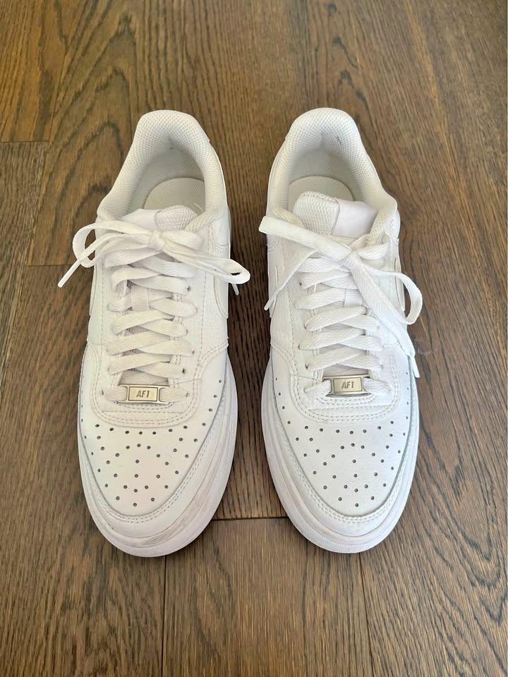 White Nike Air Force 1 Platform
