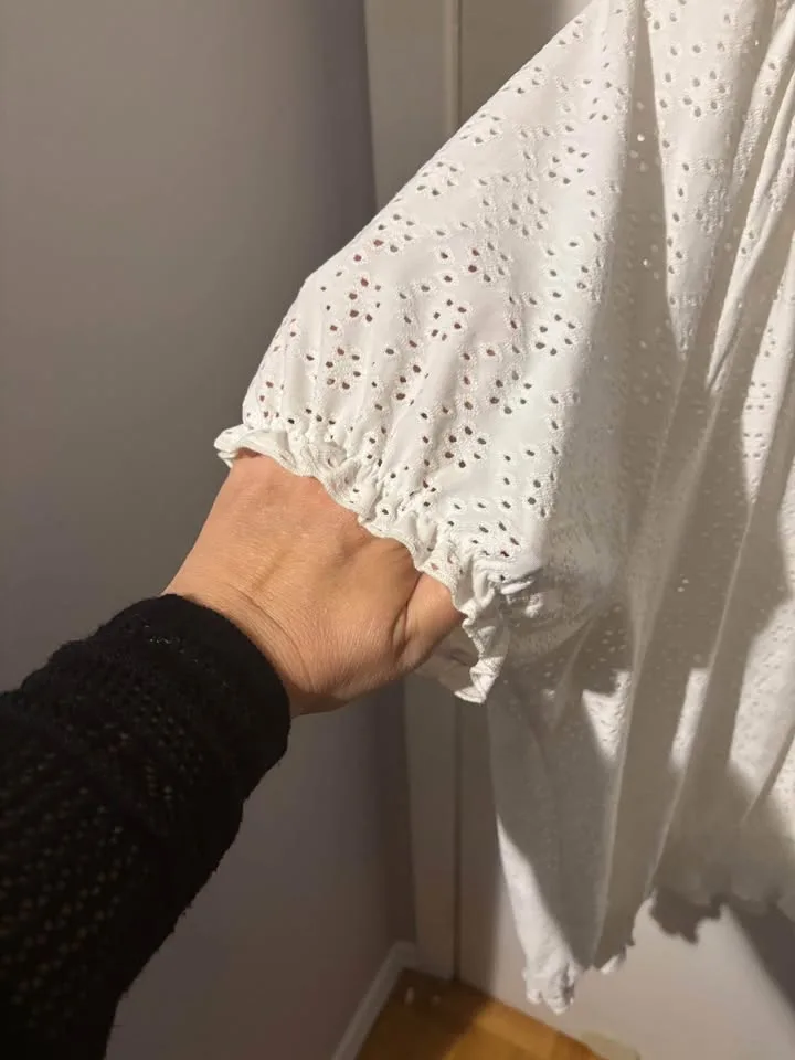 Short Sleeve Bouse image indicator(2)