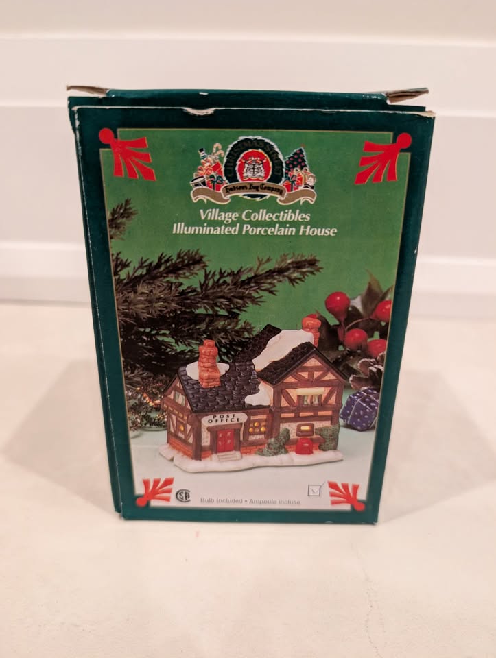 Hudson's Bay Company- Village Collectibles- Illuminated Bakery - photo 2