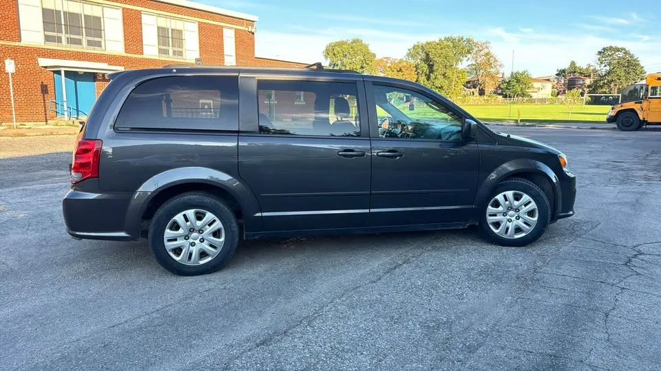 2016 Dodge Grand Caravan image indicator(3)