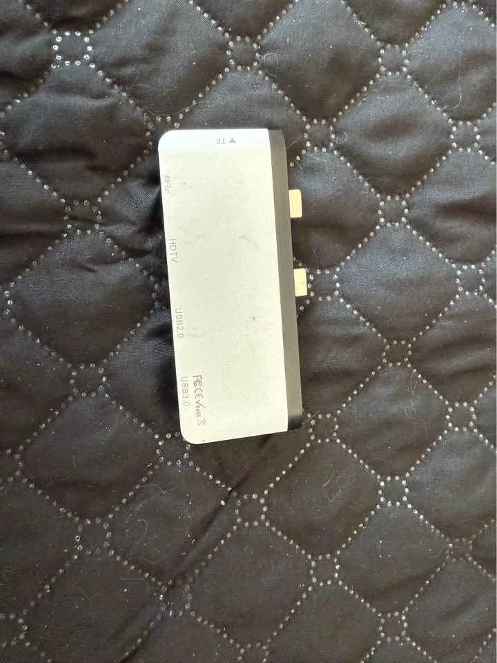 Surface Pro 8 Hub Docking Station image indicator(3)