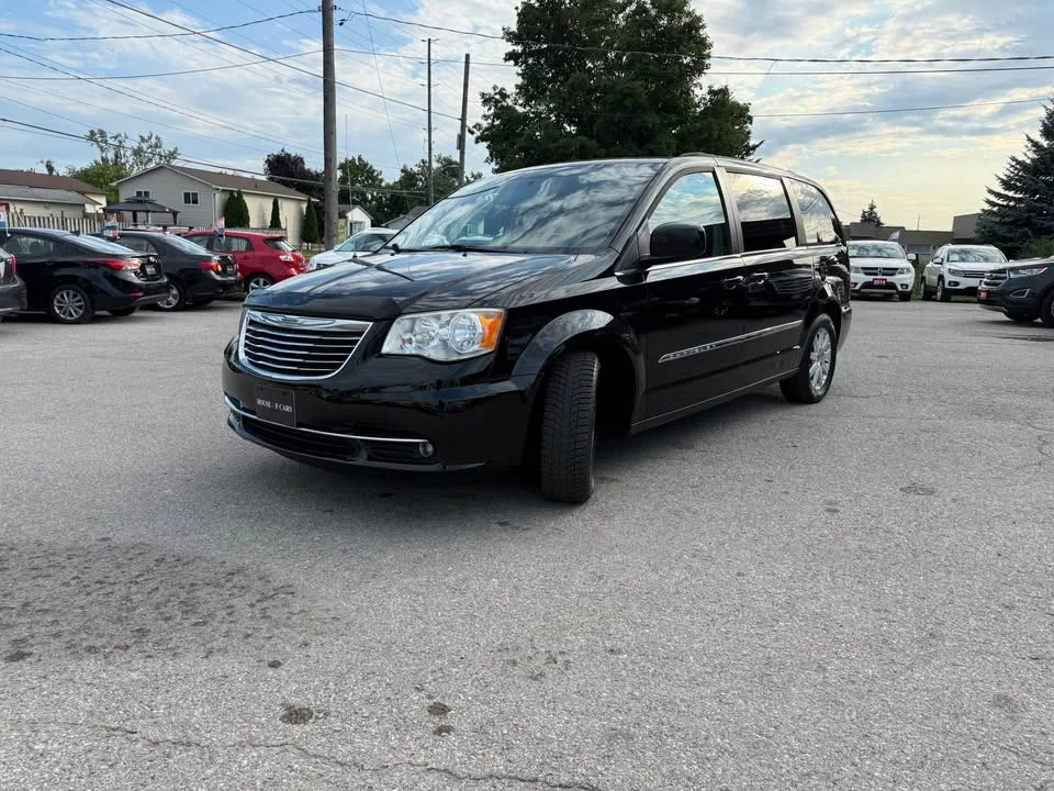 2013 Chrysler Town & Country image indicator(2)