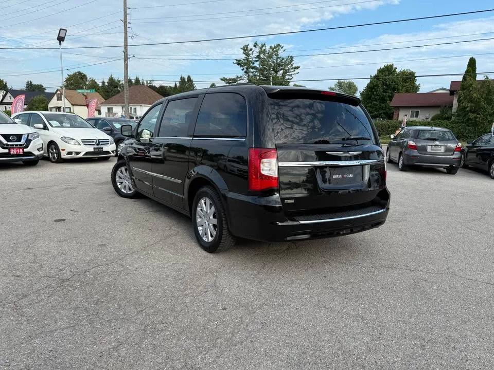 2013 Chrysler Town & Country image indicator(4)