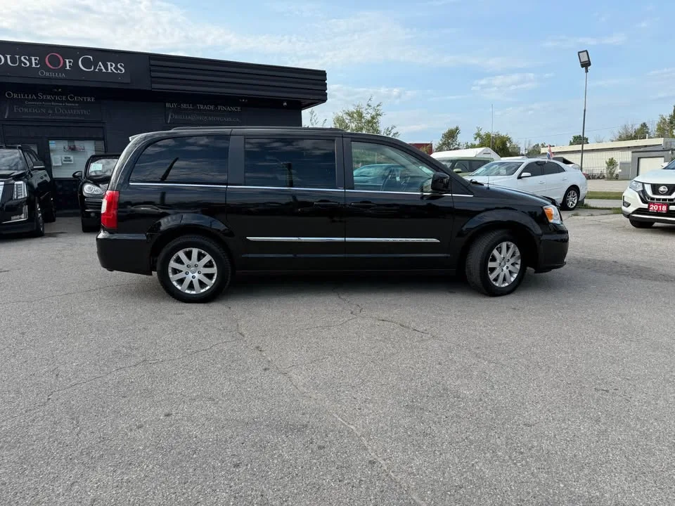 2013 Chrysler Town & Country image indicator(6)