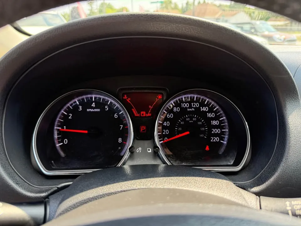 2014 Nissan Versa Note image indicator(10)