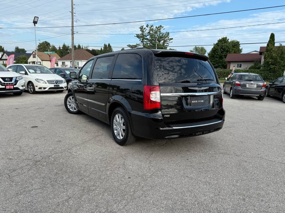 2013 Chrysler Town & Country - photo 5