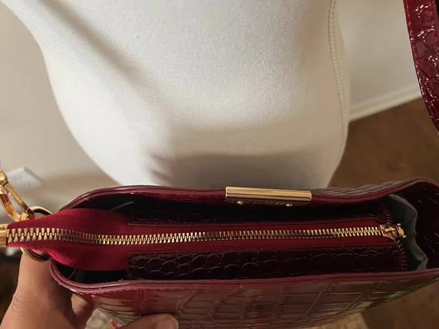 Brand new crossbody bag image indicator(5)