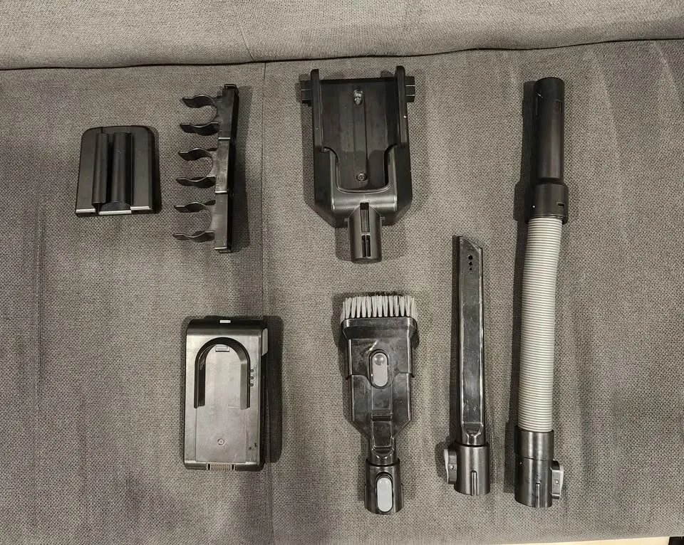 Eufy HomeVac S11 Infinity Parts + Extra Battery image indicator(2)