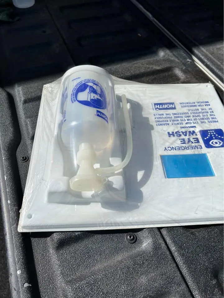 North emergency eye wash station image indicator(3)