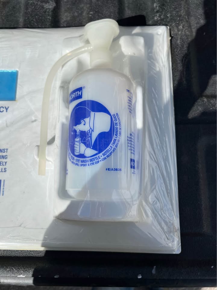 North emergency eye wash station - photo 5